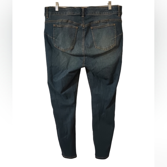 Torrid Jeans, Bombshell Skinny Jeans, Premium Stretch, Size: 18 - Picture 2 of 6